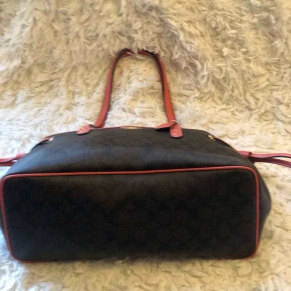 Coach Drawstring Carryall Signature Canvas Purse - Picture 4 of 16